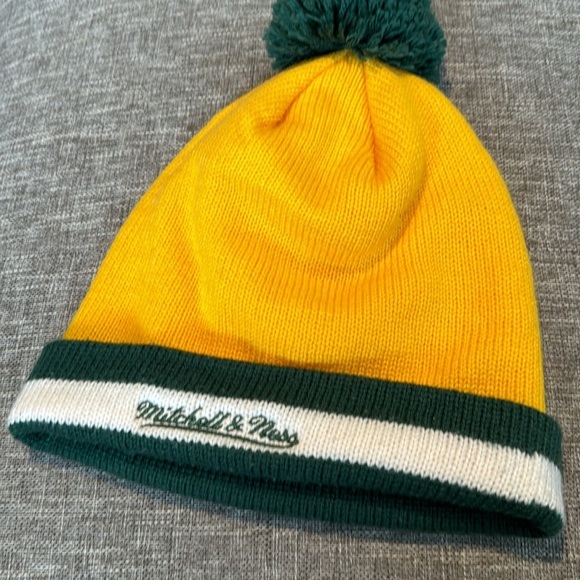 Mitchell & Ness Seattle SuperSonics Beanie - Picture 8 of 8